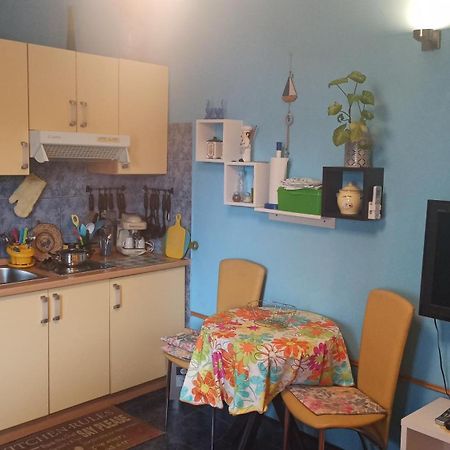 Apartmani Zute Račišće Oda fotoğraf